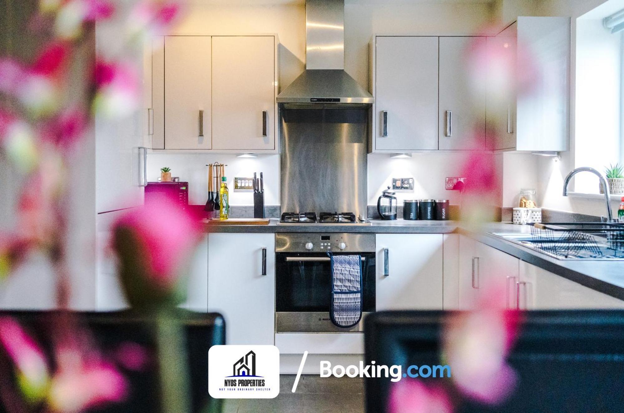 3 Bedroom House By Nyos Properties Short Lets & Serviced Accommodation Manchester With Parking المظهر الخارجي الصورة