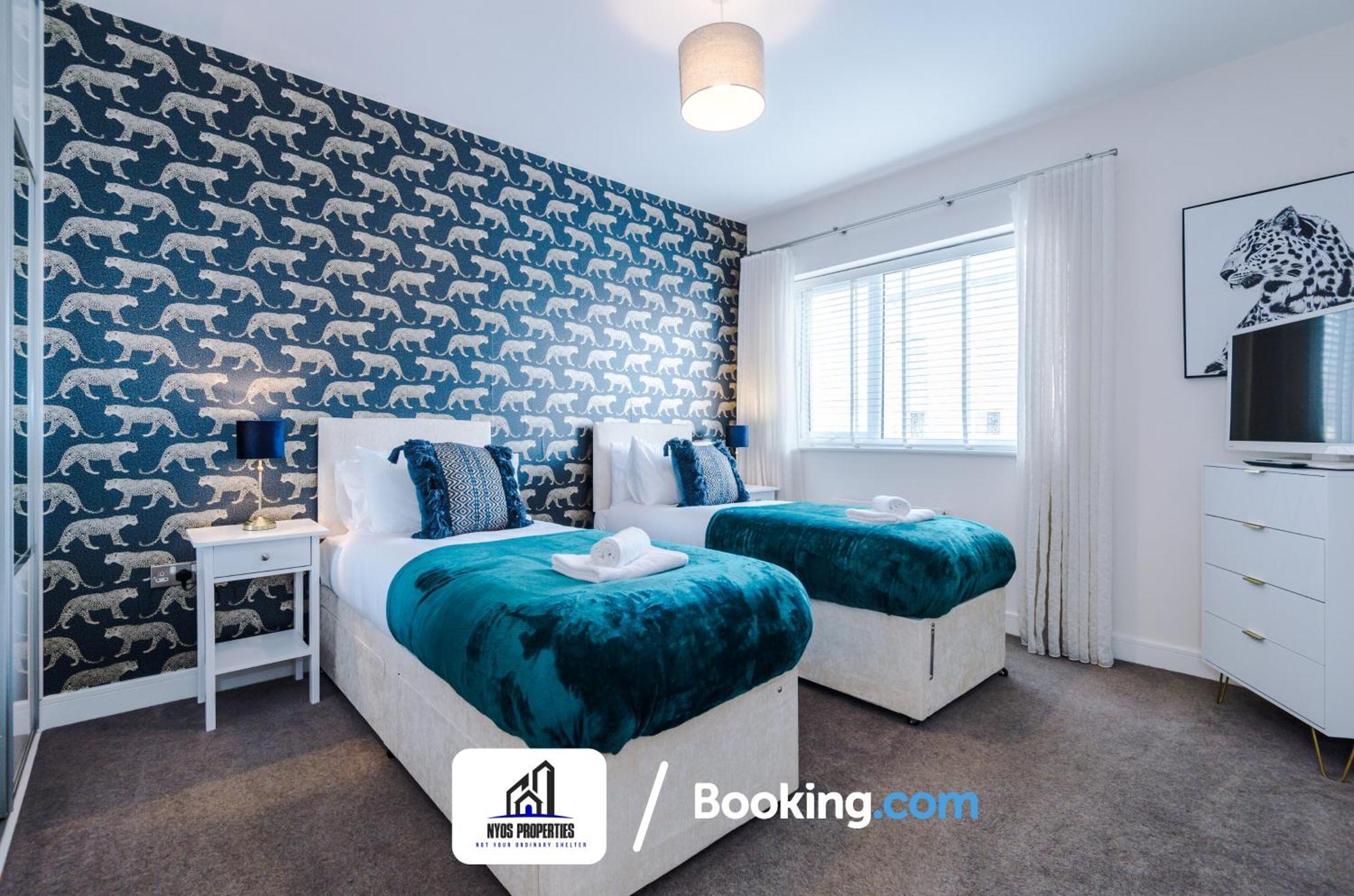 3 Bedroom House By Nyos Properties Short Lets & Serviced Accommodation Manchester With Parking المظهر الخارجي الصورة